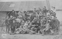 Atlétikai ünnep alkalmával készült csoportkép Salgótarjánban 1886-ban.